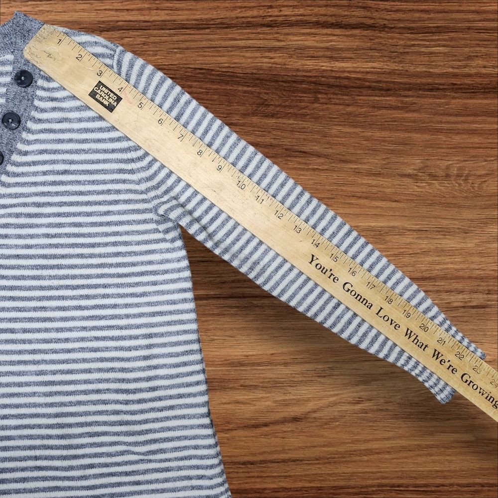 Anthropologie Gray and White Striped V-neck Sweater. Sz. S - Picture 10 of 10